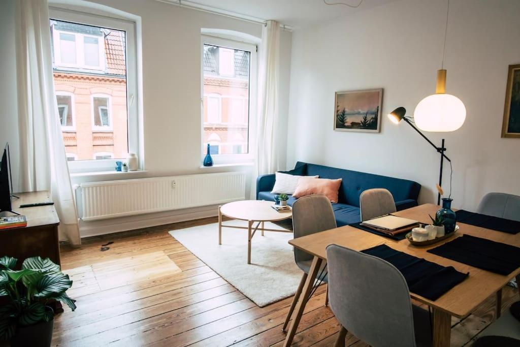 Sanierter Altbau, 2 Zimmer, 24-7 Check-In Kiel Bagian luar foto